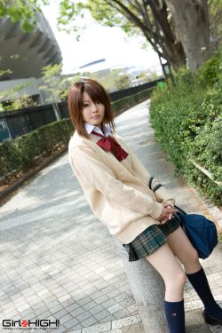 小女上房揭瓦